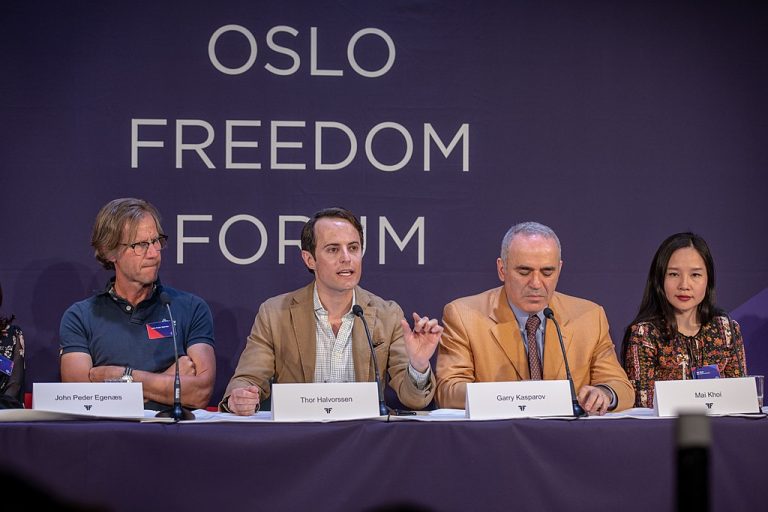 Llega a México ‘Oslo Freedom Forum’, ultraderecha ligada a islamofobia en EEUU y Europa