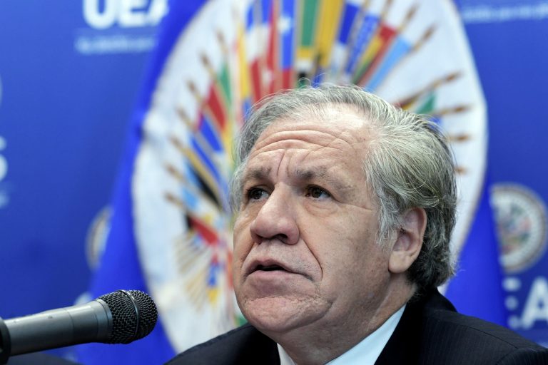 Almagro busca adelantar elecciones y reelegirse en la OEA
