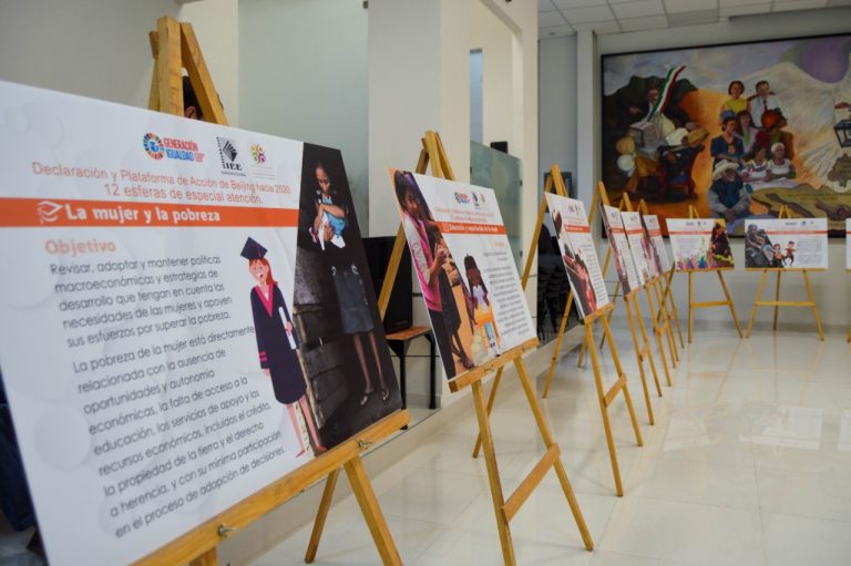 Exposición contra la violencia en el IEEH
