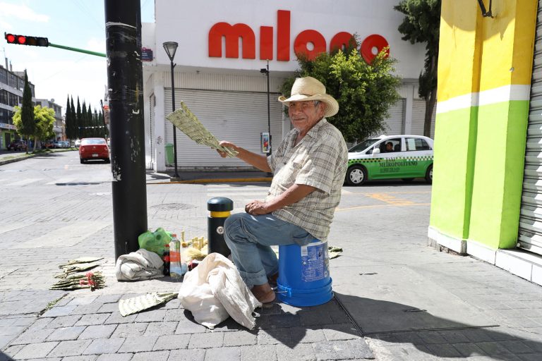 ¿Quién le COMPRA ALGO a Marcelino?