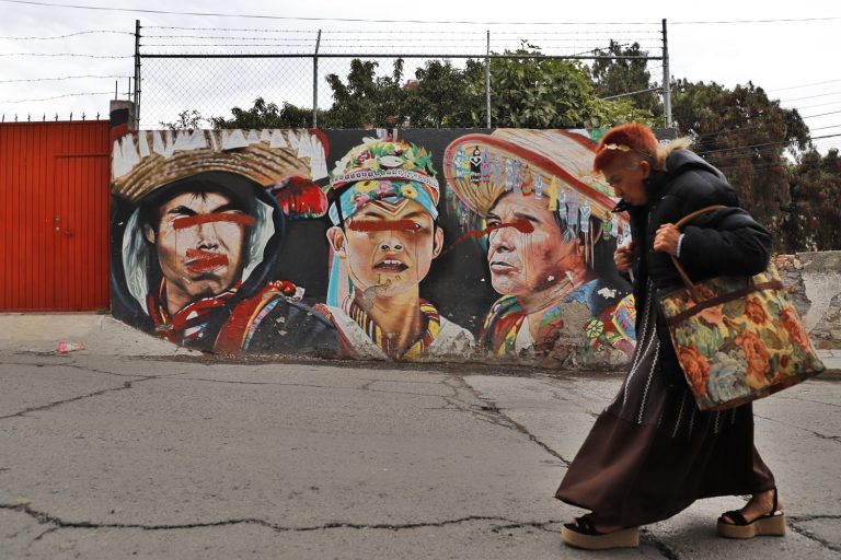 En los barrios de Pachuca, las bardas se transforman en Lienzos