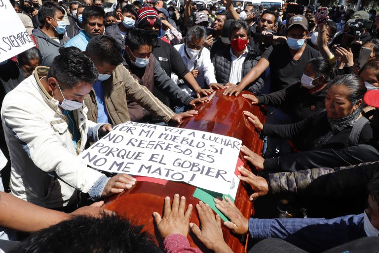 Dolor en Xuchitlán: Llevaron el ATAÚD de LEOBARDO hasta el lugar donde fue ABATIDO