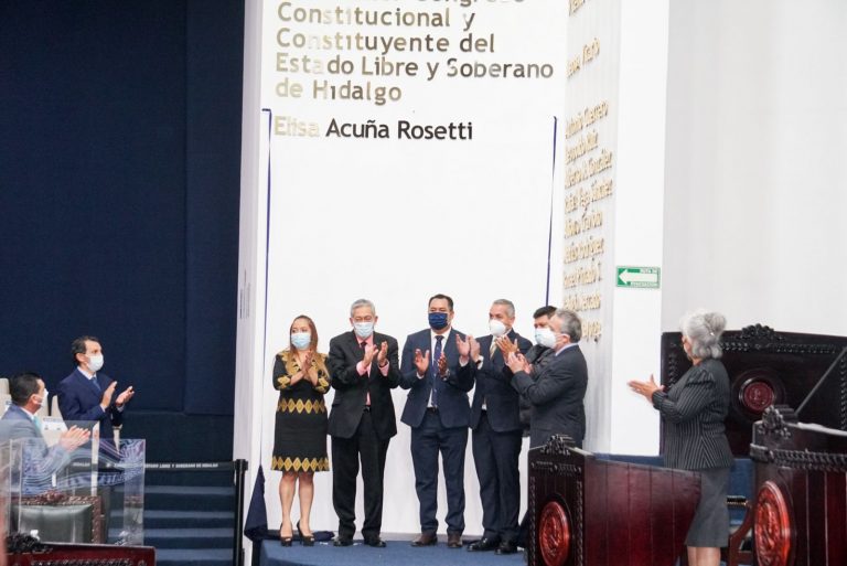 Se inscribe el nombre de Elisa Acuña Rosetti en el muro de honor del congreso de Hidalgo