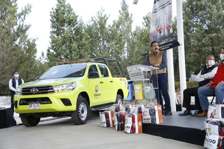 Gobierno de Hidalgo entrega equipamiento para el combate a los efectos del cambio climático