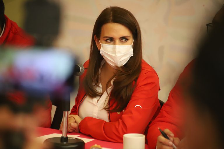 Agreste, INNECESARIAMENTE HOSTIL: CAROLINA VIGGIANO ante la prensa