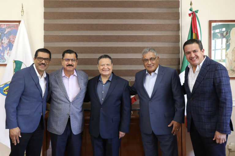 julio menchaca líderes magisteriales
