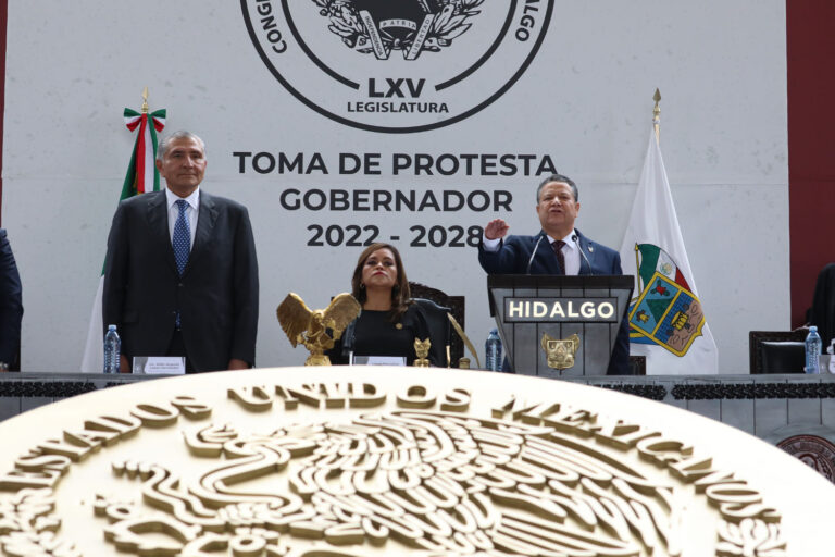 toma de protesta Julio Menchaca