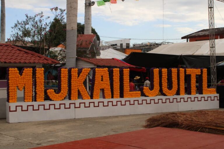 Mijkailjuitl, la fiesta de los muertos en lengua náhuatl.