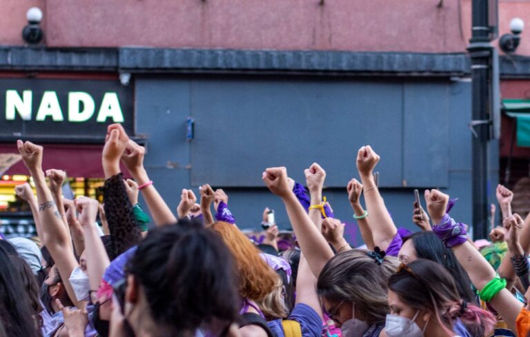La lucha del FEMINISMO ARGENTINO contra un gobierno fascista y machista