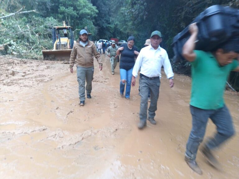 Desprecio y oportunismo: políticos que ocupan el desastre como pasarela